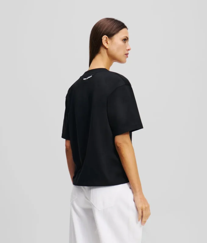 CAMISETA CON CUELLO EN V