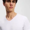 CAMISETA CON CUELLO EN V Y LOGOTIPO – PACK DE 2