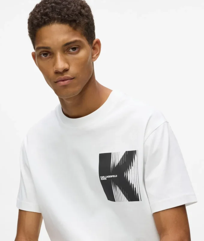 Camiseta con diseño K