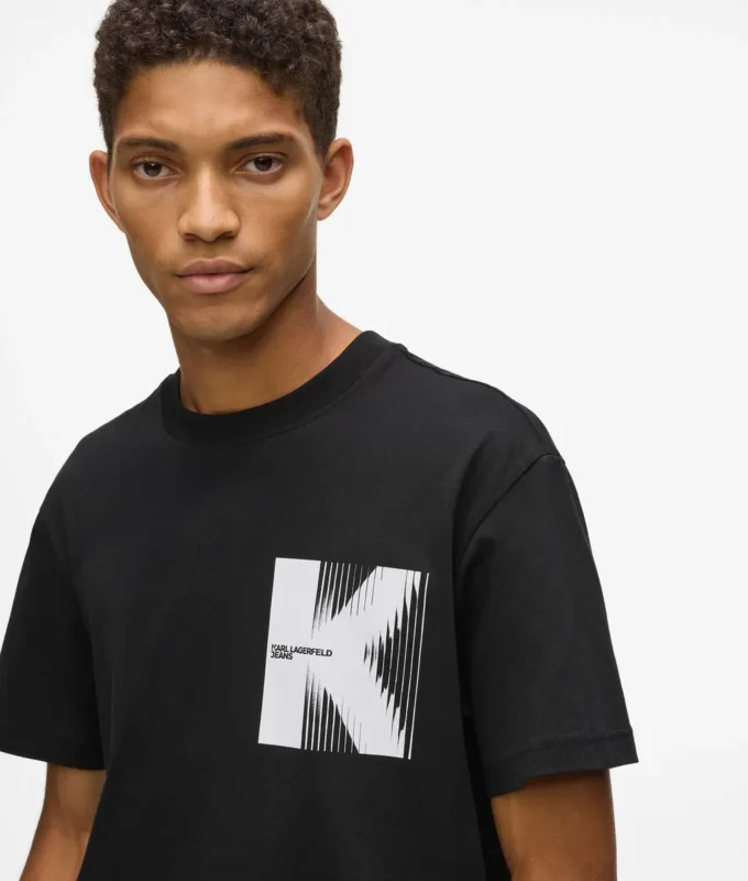 Camiseta con diseño K