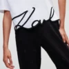 CAMISETA CON DOBLADILLO CARACTERÍSTICO