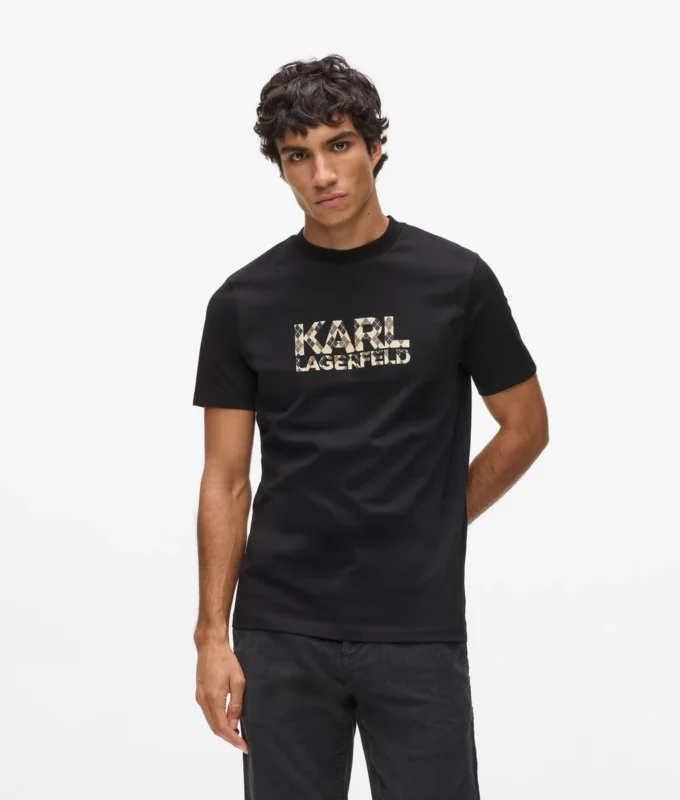 Camiseta con logotipo