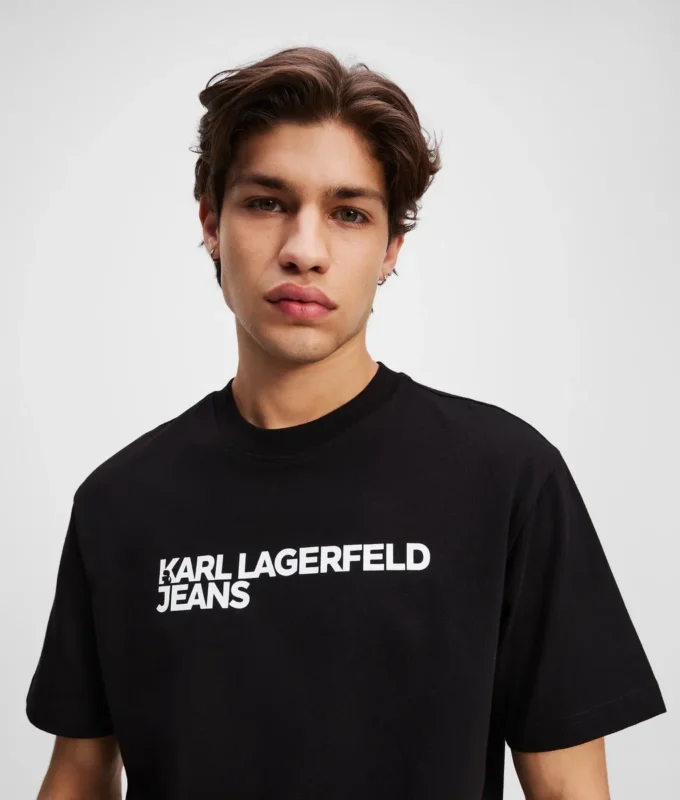 CAMISETA CON LOGOTIPO