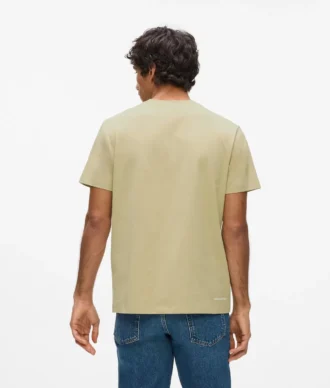 CAMISETA CON LOGOTIPO