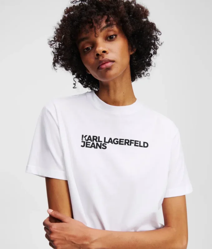 CAMISETA CON LOGOTIPO