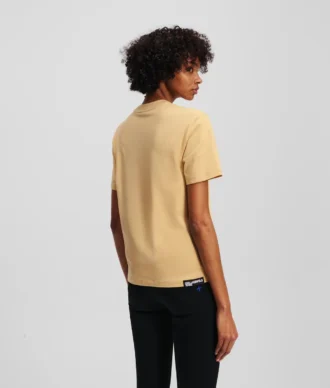 CAMISETA CON LOGOTIPO
