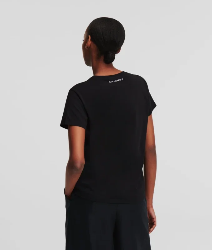 CAMISETA CON LOGOTIPO