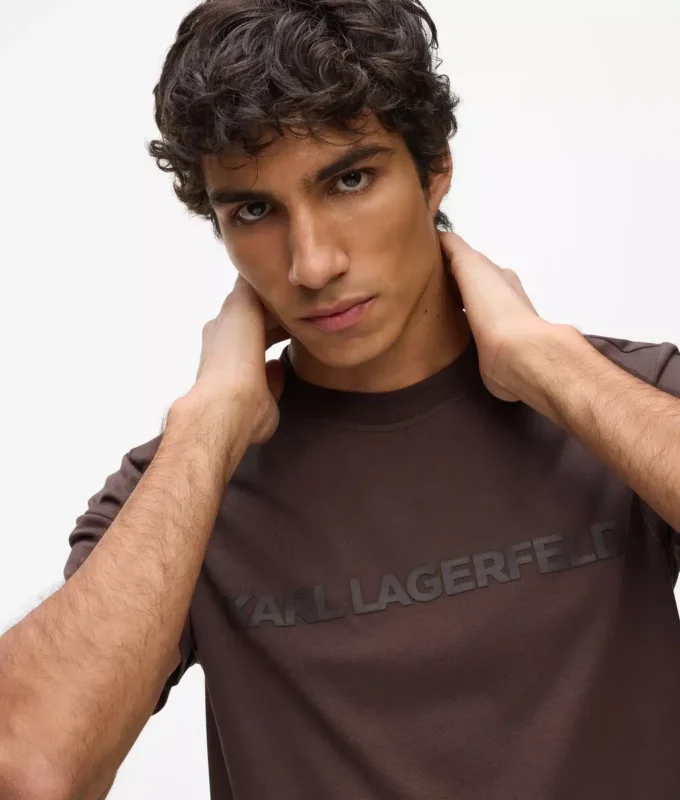 CAMISETA CON LOGOTIPO