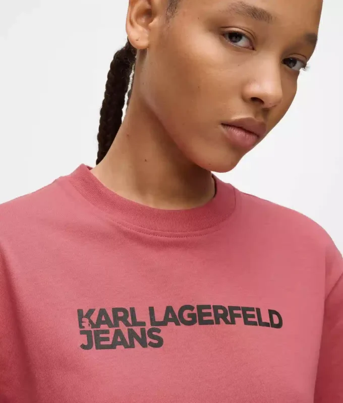 CAMISETA CON LOGOTIPO