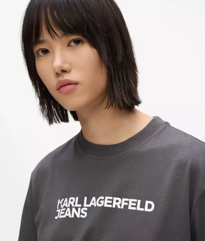 CAMISETA CON LOGOTIPO