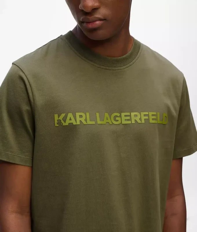 CAMISETA CON LOGOTIPO