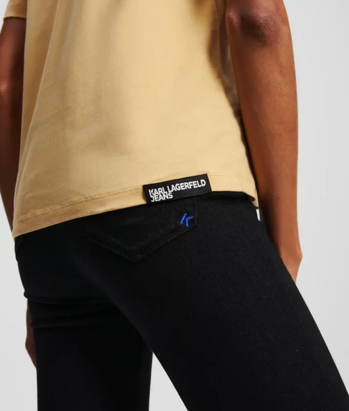 CAMISETA CON LOGOTIPO