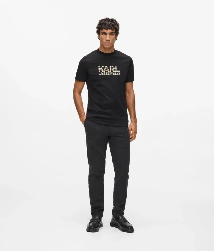 Camiseta con logotipo