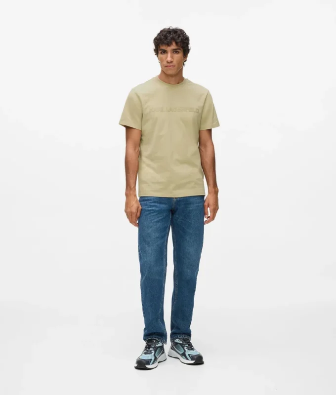 CAMISETA CON LOGOTIPO