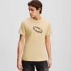 CAMISETA CON LOGOTIPO DE ANILLO