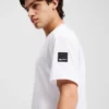 CAMISETA CON LOGOTIPO DE PARCHE