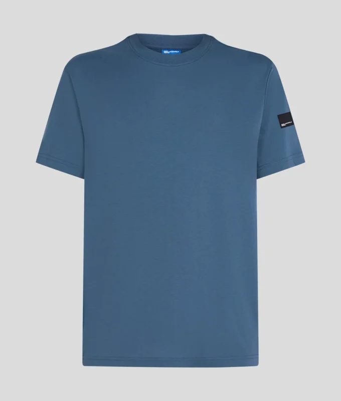 CAMISETA CON LOGOTIPO DE PARCHE