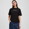 CAMISETA CON LOGOTIPO DESENFOCADO