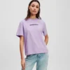CAMISETA CON LOGOTIPO DESENFOCADO