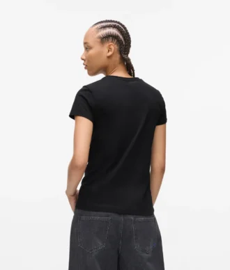 Camiseta con logotipo reflectante