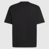 Camiseta con logotipo vertical