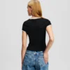 CAMISETA CON MANGAS CORTAS