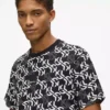 Camiseta con monograma integral