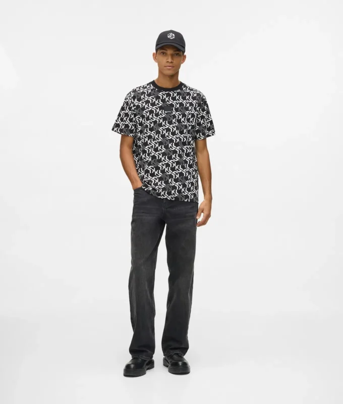Camiseta con monograma integral