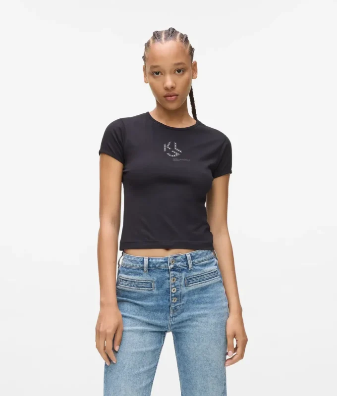 Camiseta con monograma y tachuelas