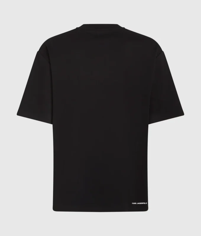 Camiseta con parche con logotipo
