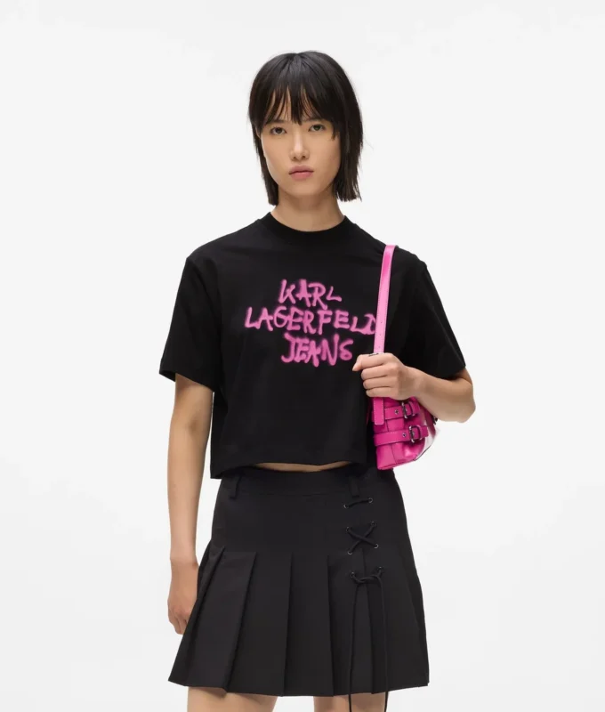 Camiseta corta con grafiti