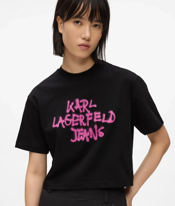 Camiseta corta con grafiti