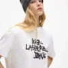 Camiseta corta con grafiti