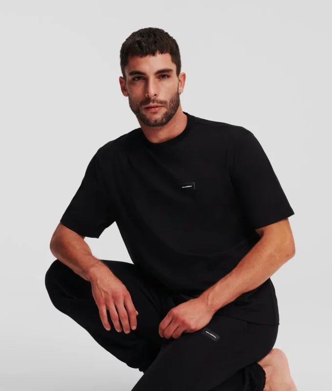 CAMISETA DE ESTAR POR CASA CON LOGOTIPO