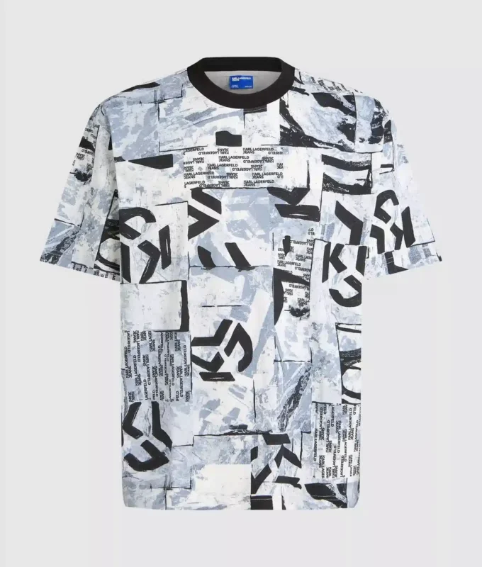 Camiseta holgada con monograma estampado en toda la prenda.