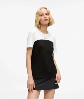 Camiseta monocromática emblemática