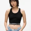 Camiseta sin mangas con cinta con logotipo