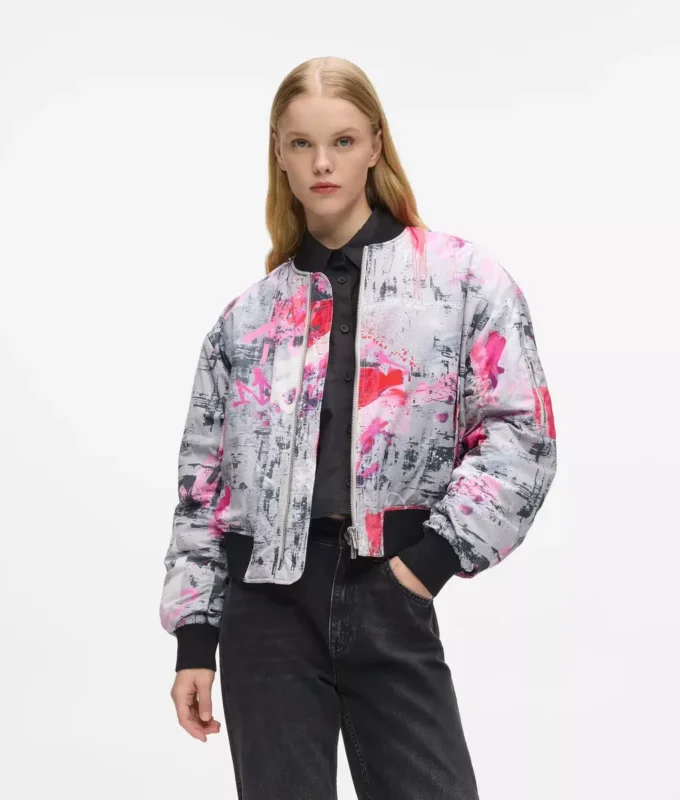 Cazadora bomber con estampado de pintura integral