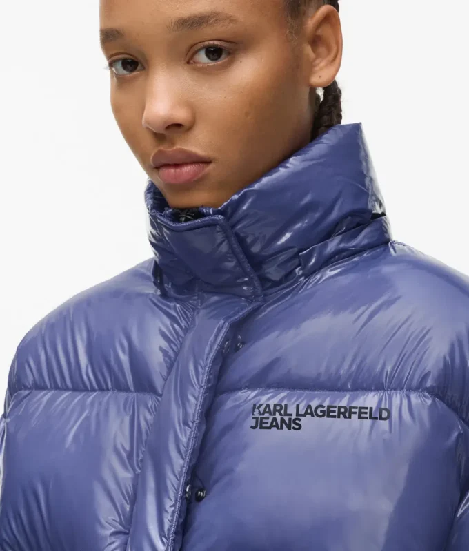 Chaqueta acolchada brillante y cuadrada