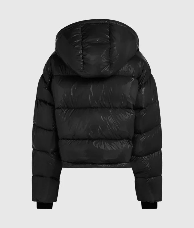 Chaqueta acolchada brillante y cuadrada