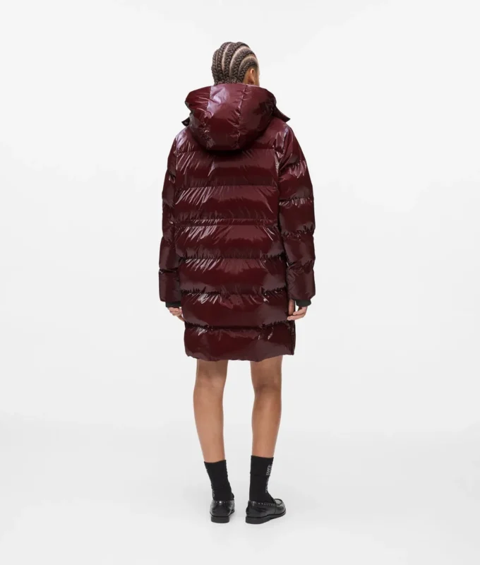 Chaqueta acolchada larga con acabado perlado