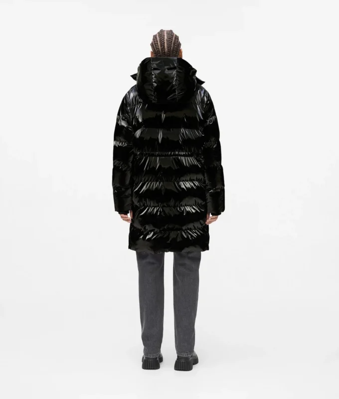 Chaqueta acolchada larga con acabado perlado
