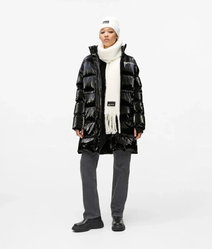 Chaqueta acolchada larga con acabado perlado