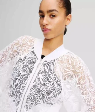 CHAQUETA BOMBER CON BORDADO DE ORQUÍDEAS