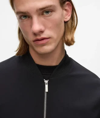 Chaqueta bomber con cremallera delantera