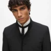 CHAQUETA CON CUELLO ALTO