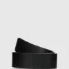 Cinturón de piel con logotipo