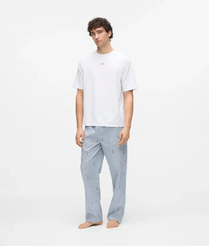 Conjunto de pijama a rayas