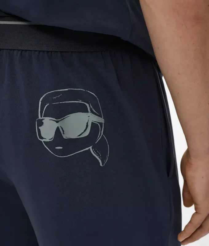 Conjunto de pijama Ikon