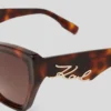 GAFAS DE SOL CON DETALLES RECORTADOS